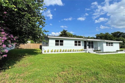 House in Orlando, Florida 3 bedrooms, 126.35 sq.m. № 1854474 - photo 8