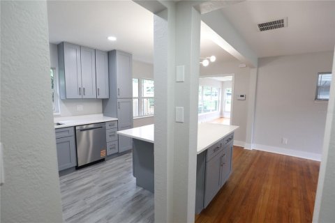 House in Orlando, Florida 3 bedrooms, 126.35 sq.m. № 1854474 - photo 19