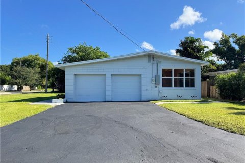 House in Orlando, Florida 3 bedrooms, 126.35 sq.m. № 1854474 - photo 15