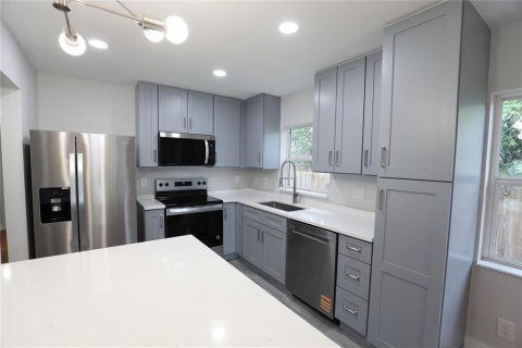 House in Orlando, Florida 3 bedrooms, 126.35 sq.m. № 1854474 - photo 17