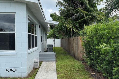 House in Orlando, Florida 3 bedrooms, 126.35 sq.m. № 1854474 - photo 12