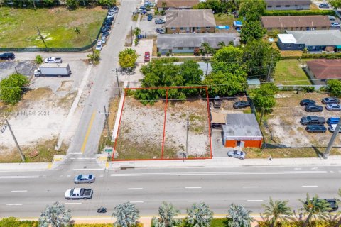 Propiedad comercial en venta en Hollywood, Florida № 1604542 - foto 8