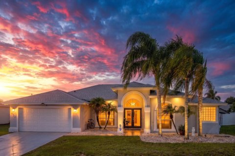 Casa en Port St. Lucie, Florida 5 dormitorios, 226.03 m2 № 2315720