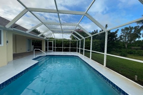 House in Rotonda, Florida 4 bedrooms, 193.05 sq.m. № 2427605 - photo 2