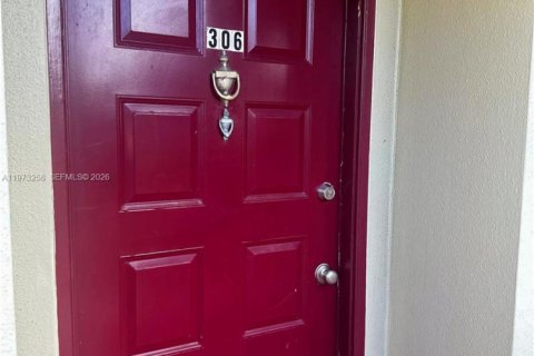 Condominio en venta en Pembroke Pines, Florida, 2 dormitorios, 110.74 m2 № 2033384 - foto 5