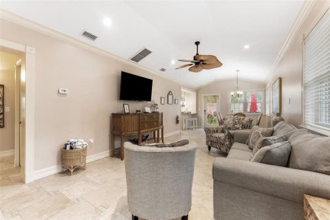 Commercial property in Holmes Beach, Florida 5 bedrooms, 215.53 sq.m. № 2212784 - photo 28