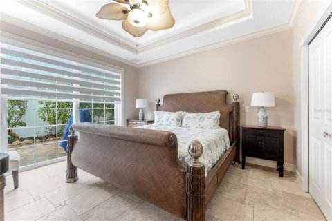 Commercial property in Holmes Beach, Florida 5 bedrooms, 215.53 sq.m. № 2212784 - photo 14