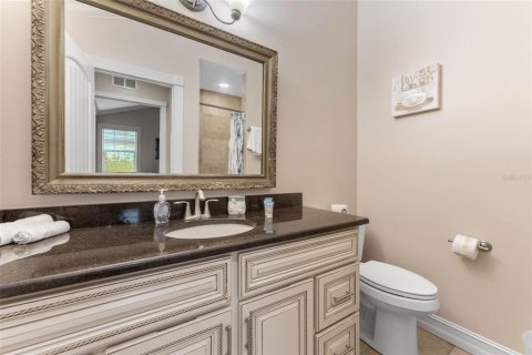 Commercial property in Holmes Beach, Florida 5 bedrooms, 215.53 sq.m. № 2212784 - photo 19
