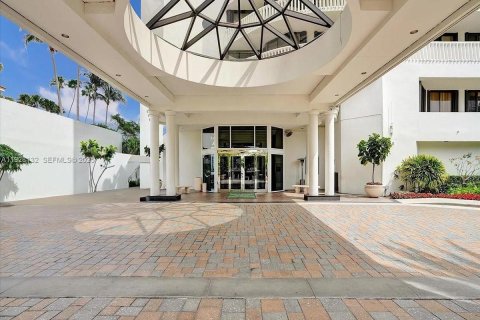 Condo in Aventura, Florida, 3 bedrooms № 1989875 - photo 4