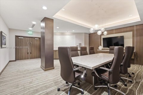 Condo in Aventura, Florida, 3 bedrooms № 1989875 - photo 11