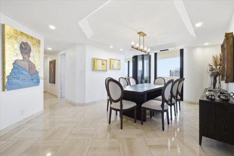 Condo in Aventura, Florida, 3 bedrooms № 1989875 - photo 18