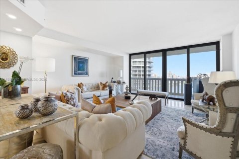 Condo in Aventura, Florida, 3 bedrooms № 1989875 - photo 12