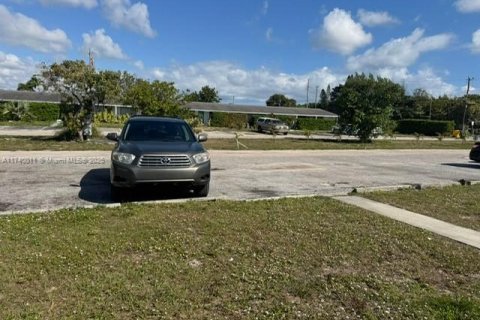 Condo in Lantana, Florida, 2 bedrooms  № 1836651 - photo 6