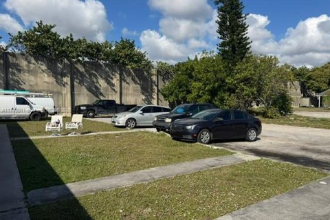 Condo in Lantana, Florida, 2 bedrooms  № 1836651 - photo 9