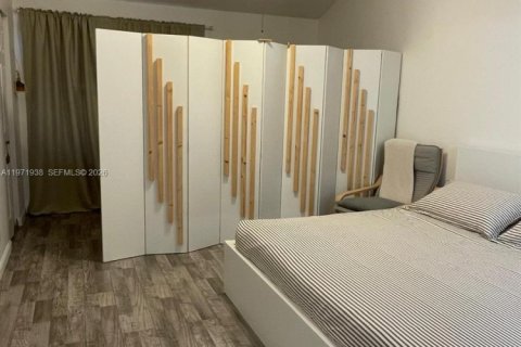 Townhouse in Coral Springs, Florida 2 bedrooms, 110.55 sq.m. № 2042262 - photo 19