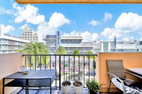 Condo in Miami Beach, Florida, 2 bedrooms  № 2052914 - photo 5