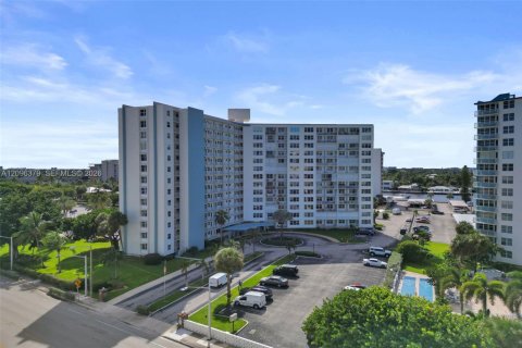 Copropriété à vendre à Pompano Beach, Floride: 2 chambres, 92.9 m2 № 2390159 - photo 22