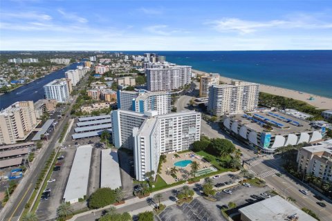Copropriété à vendre à Pompano Beach, Floride: 2 chambres, 92.9 m2 № 2390159 - photo 13