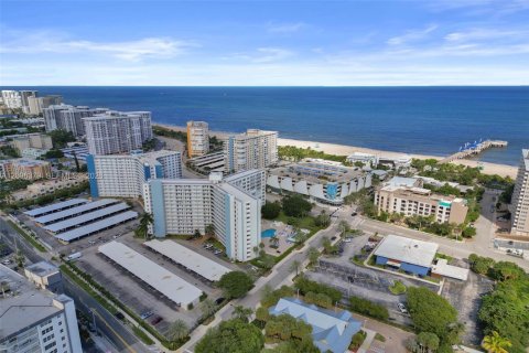 Copropriété à vendre à Pompano Beach, Floride: 2 chambres, 92.9 m2 № 2390159 - photo 12
