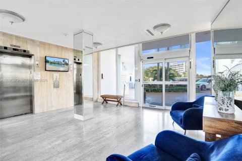 Copropriété à vendre à Pompano Beach, Floride: 2 chambres, 92.9 m2 № 2390159 - photo 19