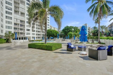 Copropriété à vendre à Pompano Beach, Floride: 2 chambres, 92.9 m2 № 2390159 - photo 17