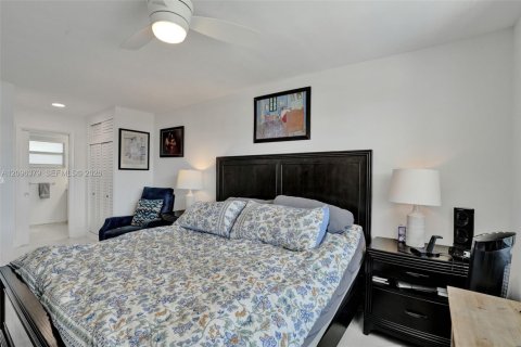 Copropriété à vendre à Pompano Beach, Floride: 2 chambres, 92.9 m2 № 2390159 - photo 8