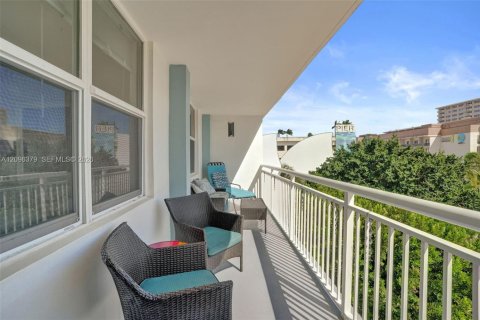 Copropriété à vendre à Pompano Beach, Floride: 2 chambres, 92.9 m2 № 2390159 - photo 16
