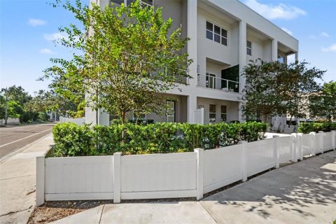 Touwnhouse à Tampa, Floride 3 chambres, 199.18 m2 № 2414952