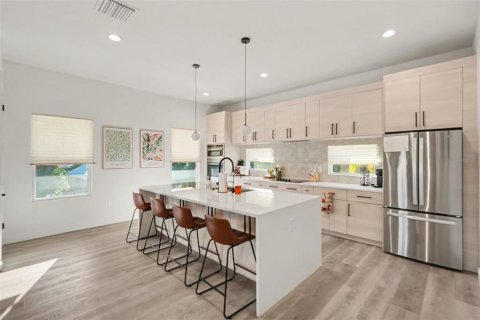 Touwnhouse à vendre à Tampa, Floride: 3 chambres, 199.18 m2 № 2414952 - photo 6