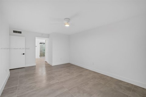 Copropriété à louer à Hollywood, Floride: 1 chambre, 93.65 m2 № 1898207 - photo 11