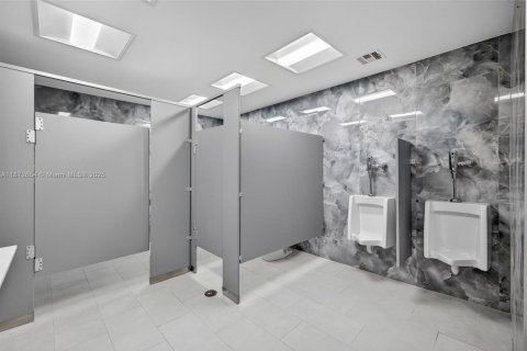 Copropriété à louer à Hollywood, Floride: 1 chambre, 93.65 m2 № 1898207 - photo 25