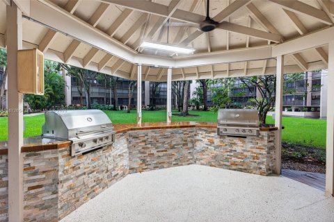 Copropriété à louer à Hollywood, Floride: 1 chambre, 93.65 m2 № 1898207 - photo 19