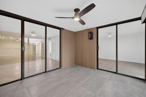 Copropriété à louer à Hollywood, Floride: 1 chambre, 93.65 m2 № 1898207 - photo 15