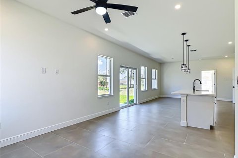 Villa ou maison à vendre à Lehigh Acres, Floride: 3 chambres, 145.76 m2 № 2225410 - photo 8
