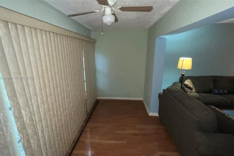 Condo in Margate, Florida, 2 bedrooms  № 1794840 - photo 8