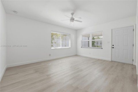 Снять в аренду виллу или дом в Майами, Флорида 2 спальни, 118.54м2, № 2145826 - фото 6