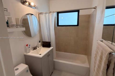 Купить виллу или дом в Форт-Лодердейл, Флорида 4 спальни, 128.76м2, № 2051912 - фото 11