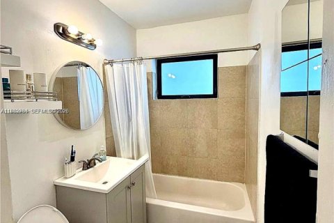 Villa ou maison à vendre à Fort Lauderdale, Floride: 3 chambres, 128.76 m2 № 2051912 - photo 3