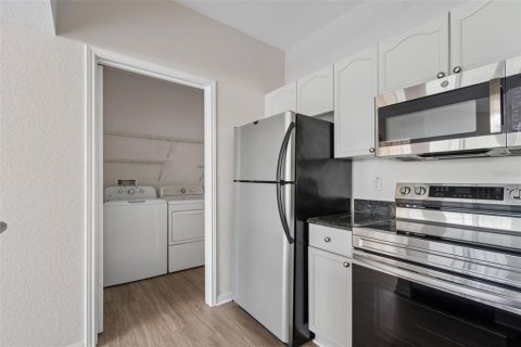 Condo in Tampa, Florida, 3 bedrooms  № 2104641 - photo 15