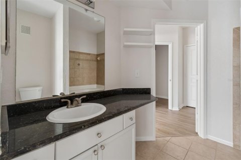 Condo in Tampa, Florida, 3 bedrooms  № 2104641 - photo 25