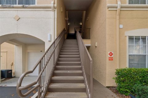Condo in Tampa, Florida, 3 bedrooms  № 2104641 - photo 8