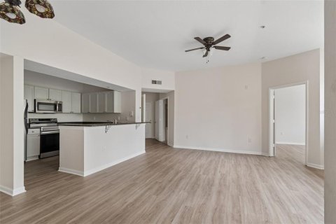 Condo in Tampa, Florida, 3 bedrooms  № 2104641 - photo 11