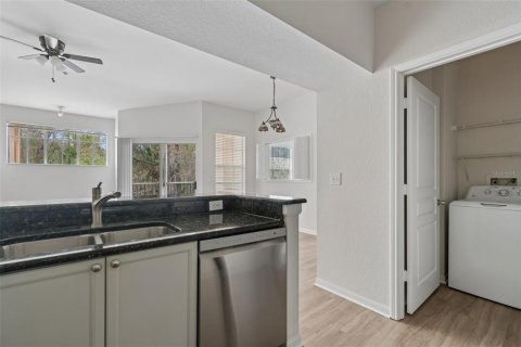 Condo in Tampa, Florida, 3 bedrooms  № 2104641 - photo 14
