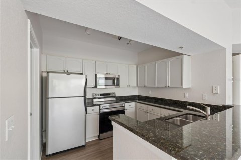 Condo in Tampa, Florida, 3 bedrooms  № 2104641 - photo 13