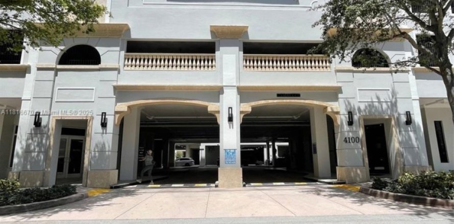 Condo in Coral Gables, Florida, 2 bedrooms  № 1804179