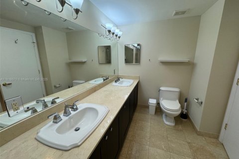 Condo in Coral Gables, Florida, 2 bedrooms  № 1804179 - photo 9