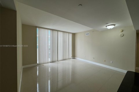 Condo in Coral Gables, Florida, 2 bedrooms  № 1804179 - photo 6