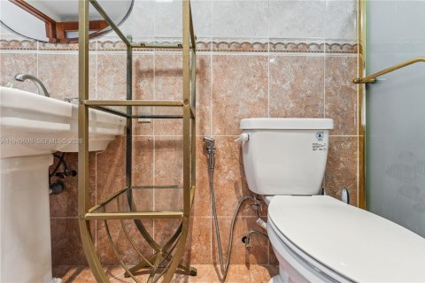 Condominio en alquiler en Miami, Florida, 1 dormitorio, 79.99 m2 № 1997734 - foto 15