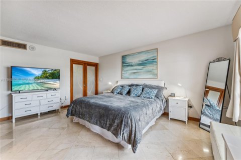 Condominio en alquiler en Miami, Florida, 1 dormitorio, 79.99 m2 № 1997734 - foto 9