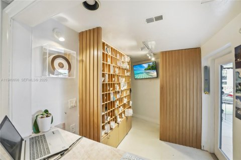 Condominio en alquiler en Miami, Florida, 1 dormitorio, 79.99 m2 № 1997734 - foto 21